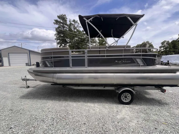 2024 SunChaser Vista 20 Fish0