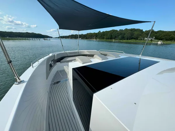 2025 Cruisers Yachts 50 GLS OB detail image 53