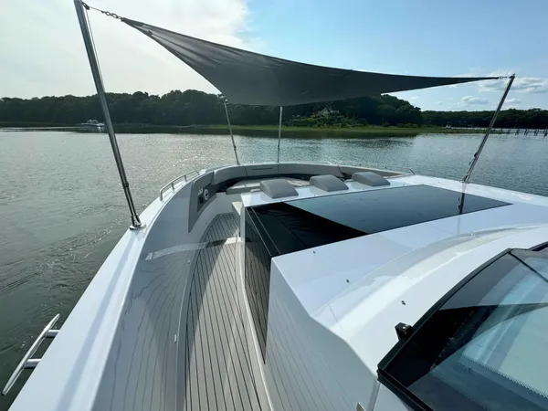 2025 Cruisers Yachts 50 GLS OB detail image 61