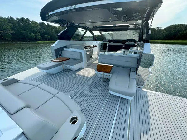 2025 Cruisers Yachts 50 GLS OB detail image 62