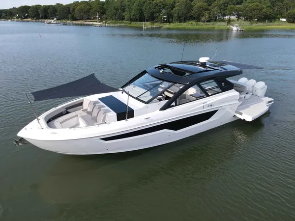 2025 Cruisers Yachts 50 GLS OB detail image 73