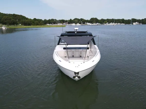 2025 Cruisers Yachts 50 GLS OB detail image 75