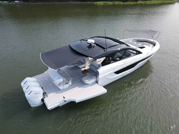 2025 Cruisers Yachts 50 GLS OB detail image 79