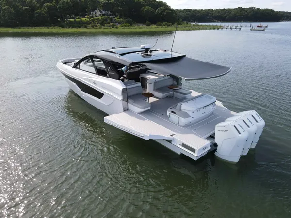 2025 Cruisers Yachts 50 GLS OB detail image 81