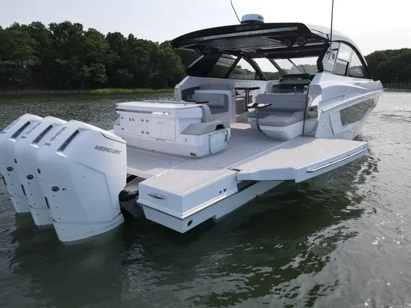 2025 Cruisers Yachts 50 GLS OB detail image 86