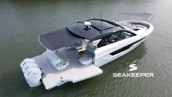 2025 Cruisers Yachts 50 GLS OB detail image 0