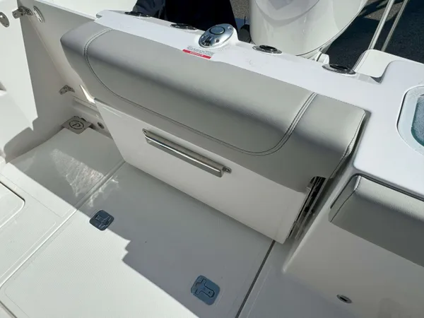 2025 Pursuit S 248 detail image 7