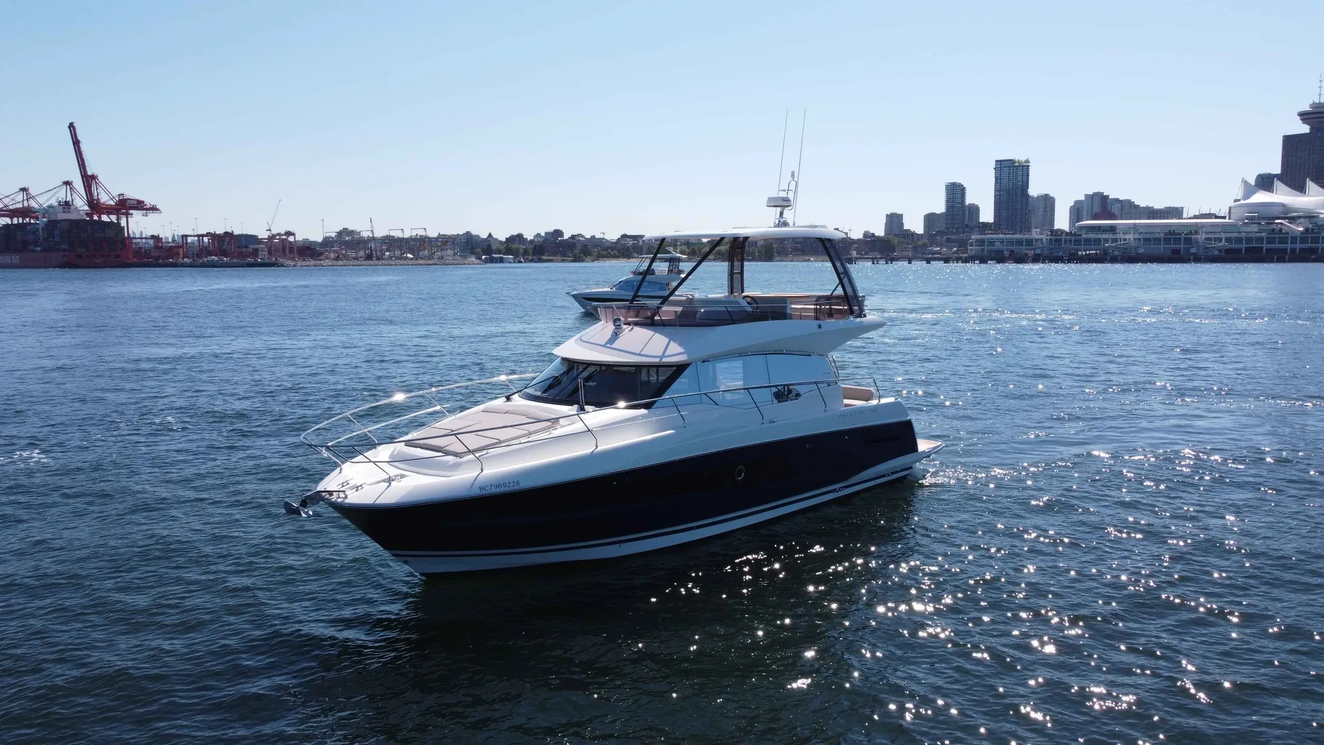 Pre-Owned 2022 Prestige 460 Fly for Sale | Vancouver, BC | M&P Yacht Centre | 66c3f5f4e5cbc1e689029bbd