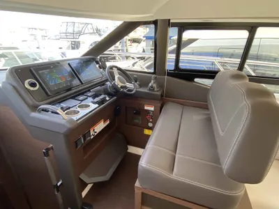 Pre-Owned 2022 Prestige 460 Fly for Sale | Vancouver, BC | M&P Yacht Centre | 66c3f5f4e5cbc1e689029bbd