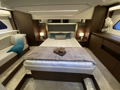 Pre-Owned 2022 Prestige 460 Fly for Sale | Vancouver, BC | M&P Yacht Centre | 66c3f5f4e5cbc1e689029bbd