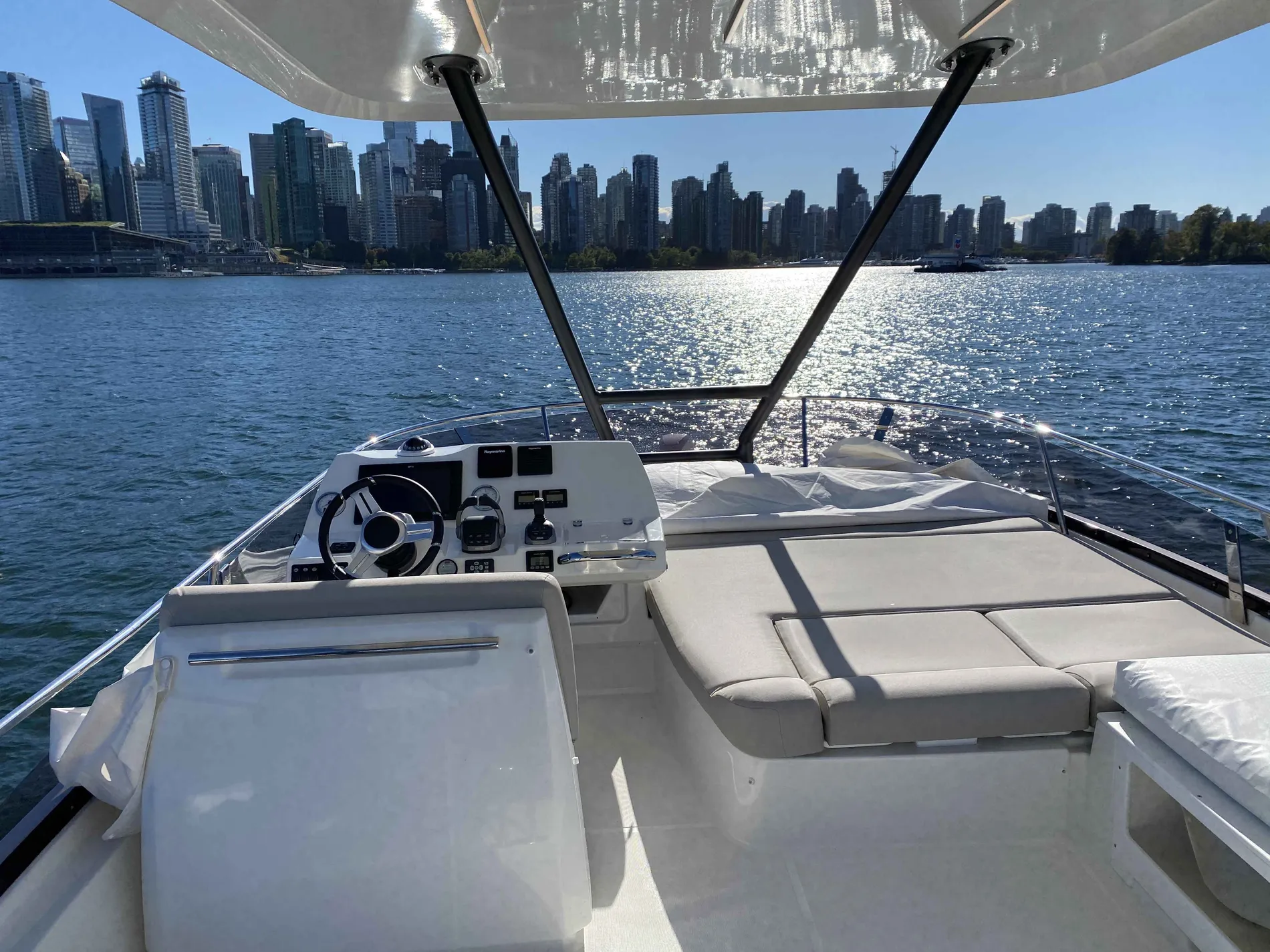 Pre-Owned 2022 Prestige 460 Fly for Sale | Vancouver, BC | M&P Yacht Centre | 66c3f5f4e5cbc1e689029bbd