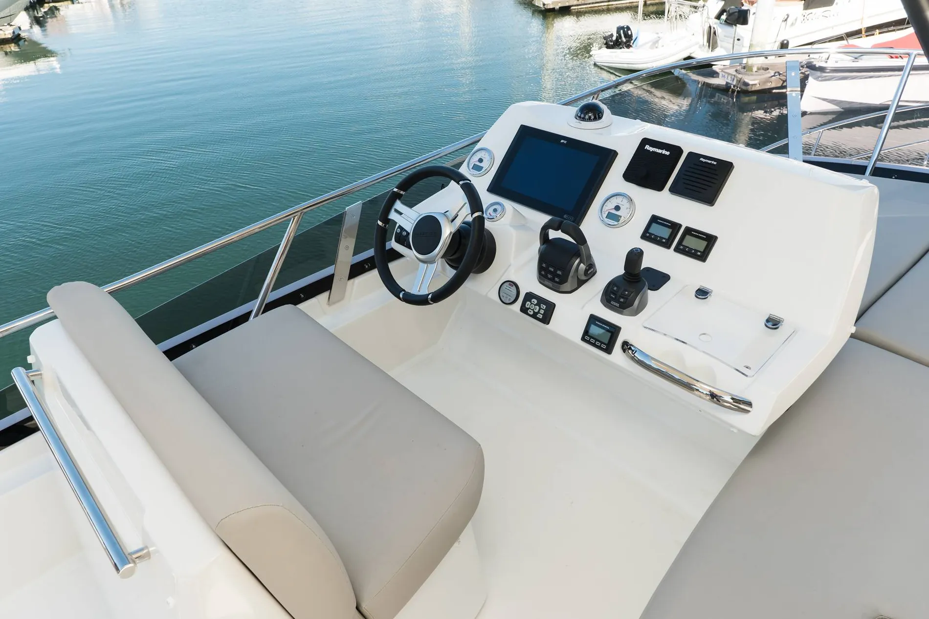 Pre-Owned 2022 Prestige 460 Fly for Sale | Vancouver, BC | M&P Yacht Centre | 66c3f5f4e5cbc1e689029bbd
