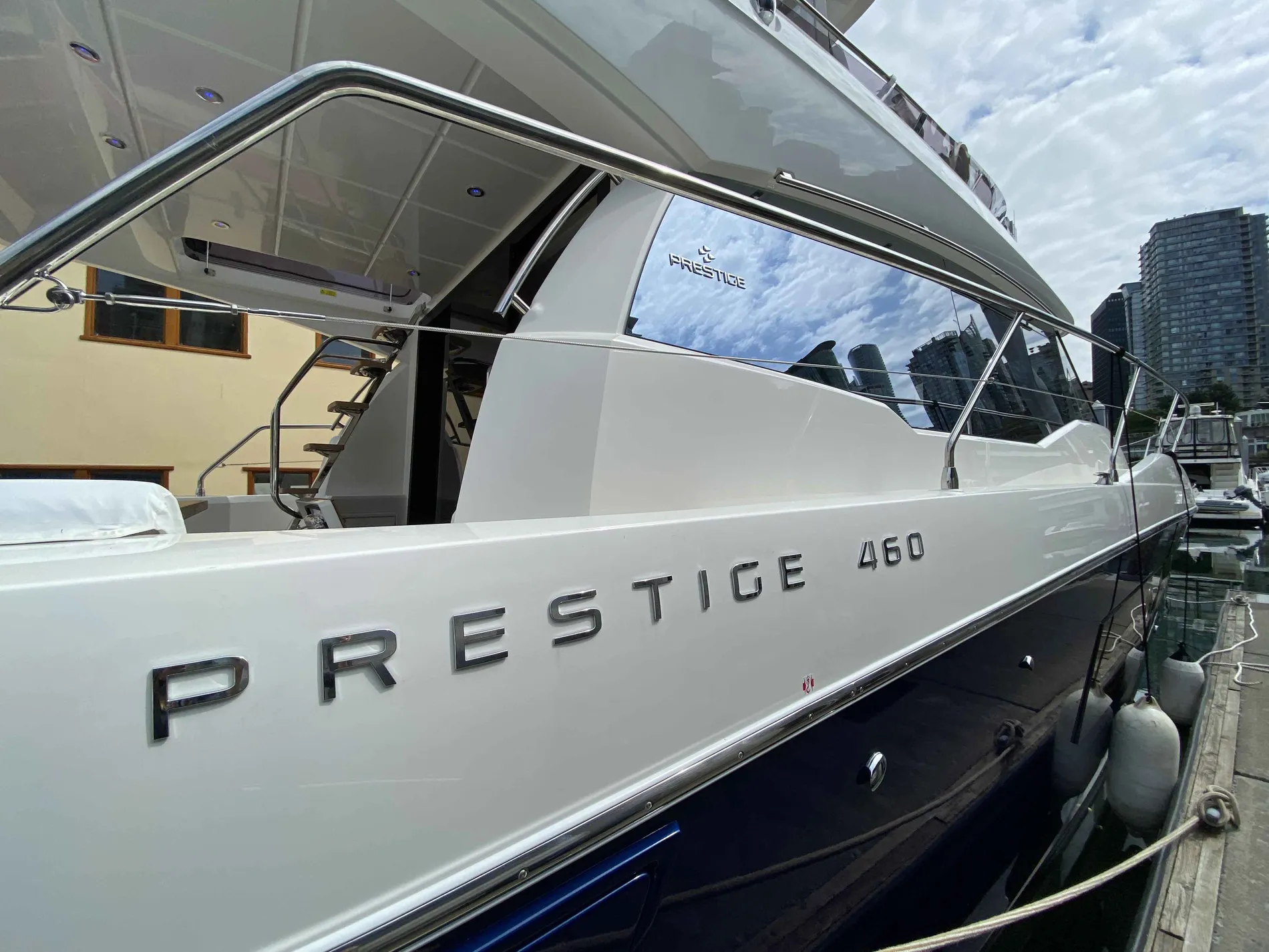 Pre-Owned 2022 Prestige 460 Fly for Sale | Vancouver, BC | M&P Yacht Centre | 66c3f5f4e5cbc1e689029bbd