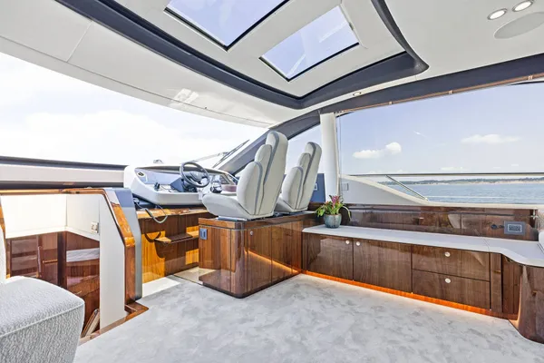 2024 Fairline PHANTOM 65 detail image 25