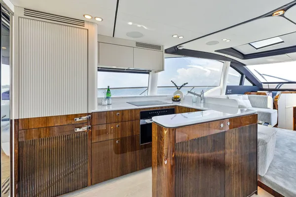 2024 Fairline PHANTOM 65 detail image 16
