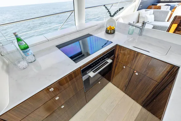 2024 Fairline PHANTOM 65 detail image 18