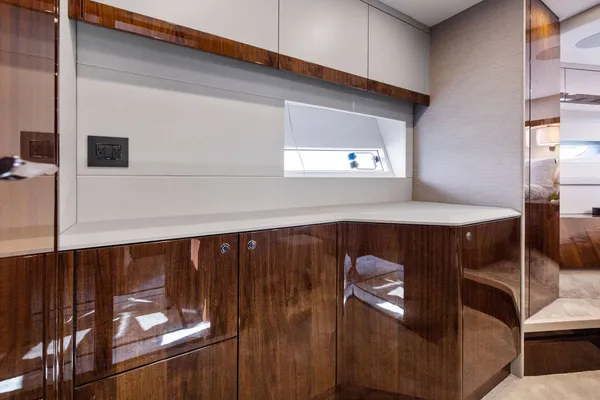 2024 Fairline PHANTOM 65 detail image 31