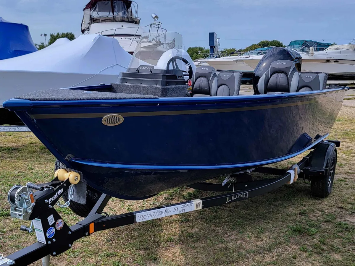 boat-carouselImage-image
