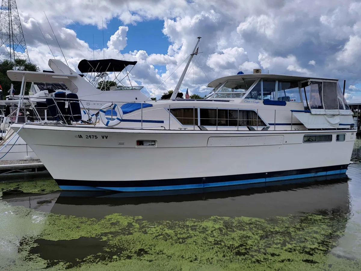 boat-carouselImage-image