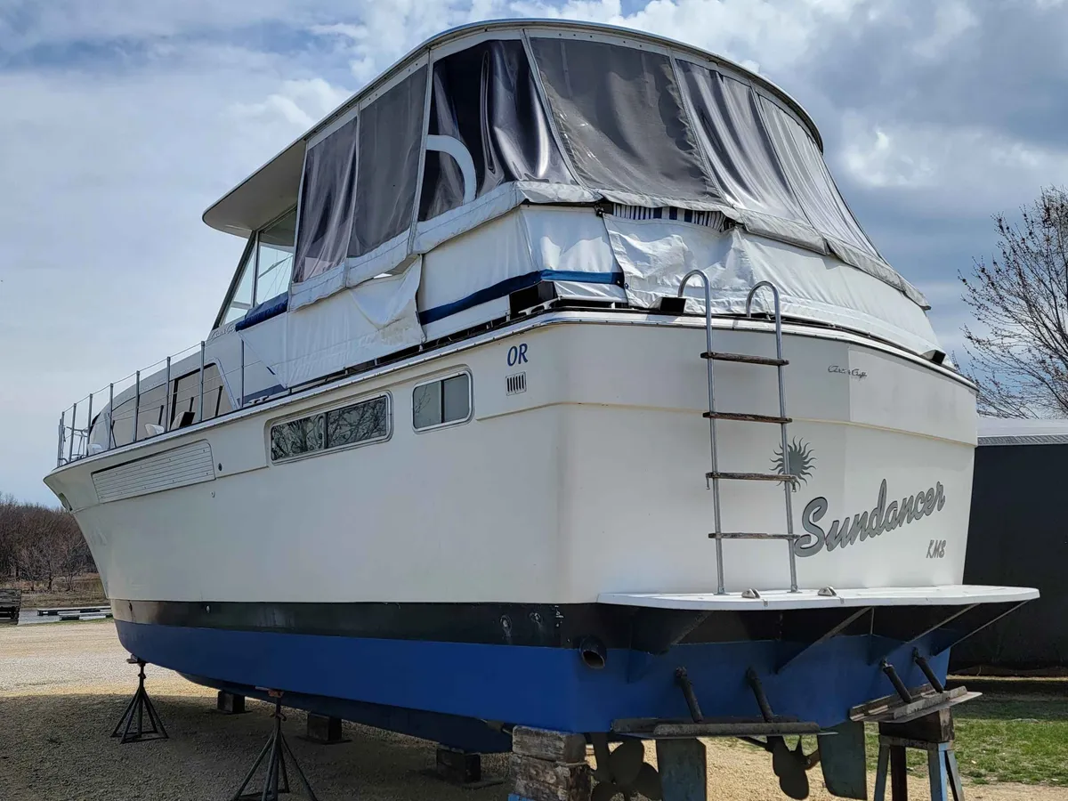 boat-carouselImage-image