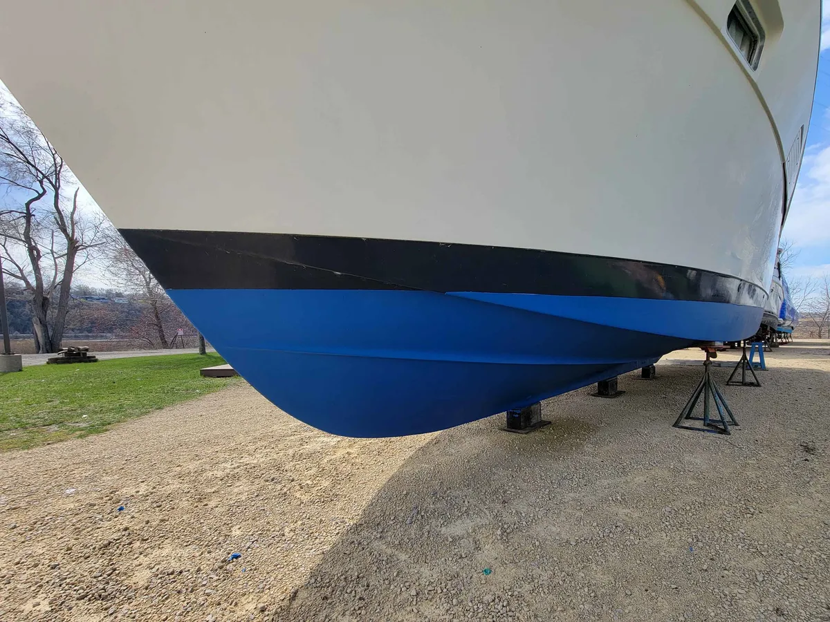 boat-carouselImage-image