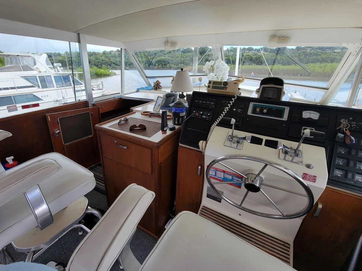 boat-carouselImage-image