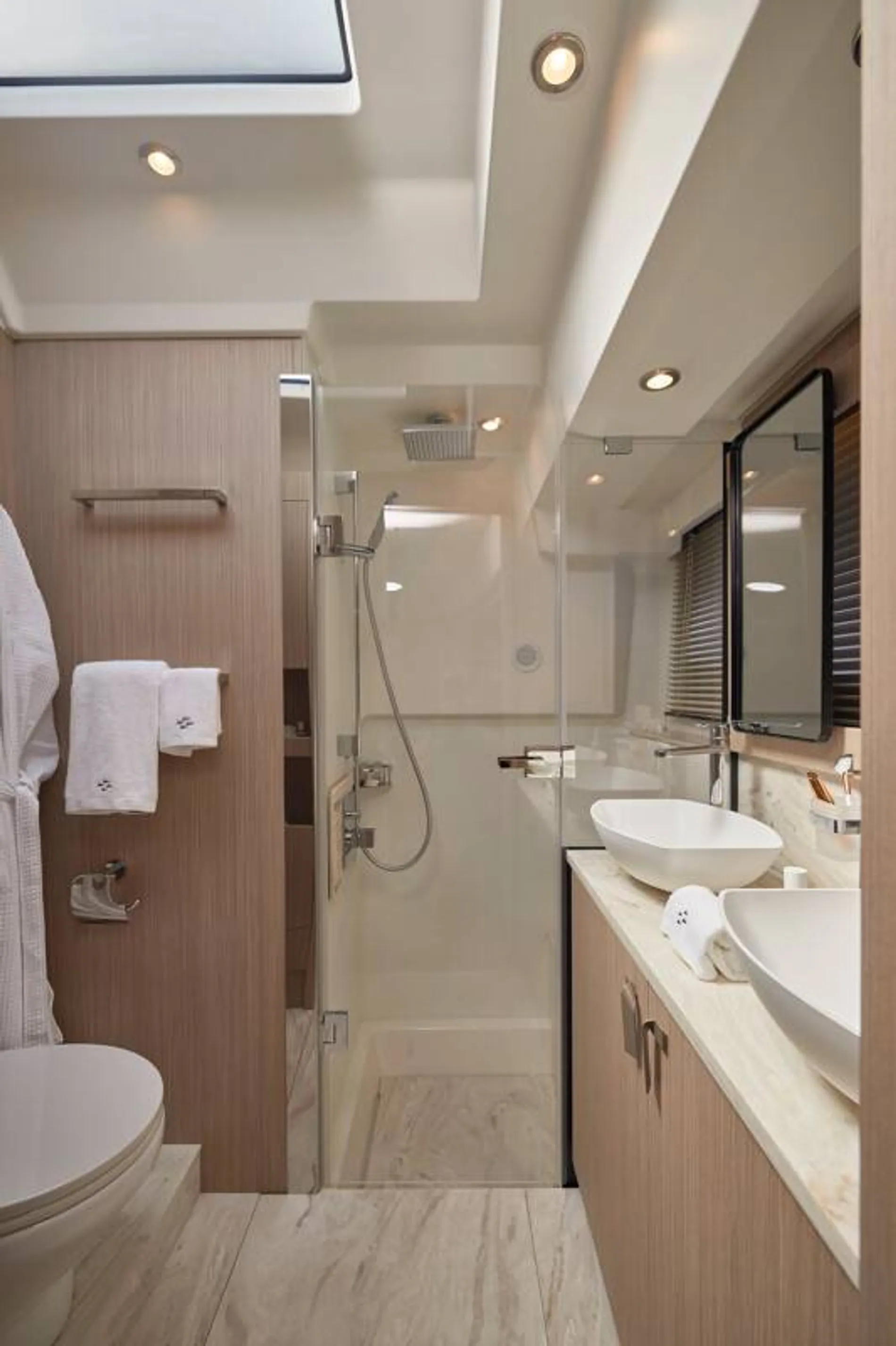 New 2027 Prestige F-Line: F5.7 for Sale | Vancouver, BC | M&P Yacht Centre | 66e9de92a7398bc5ef0e4883