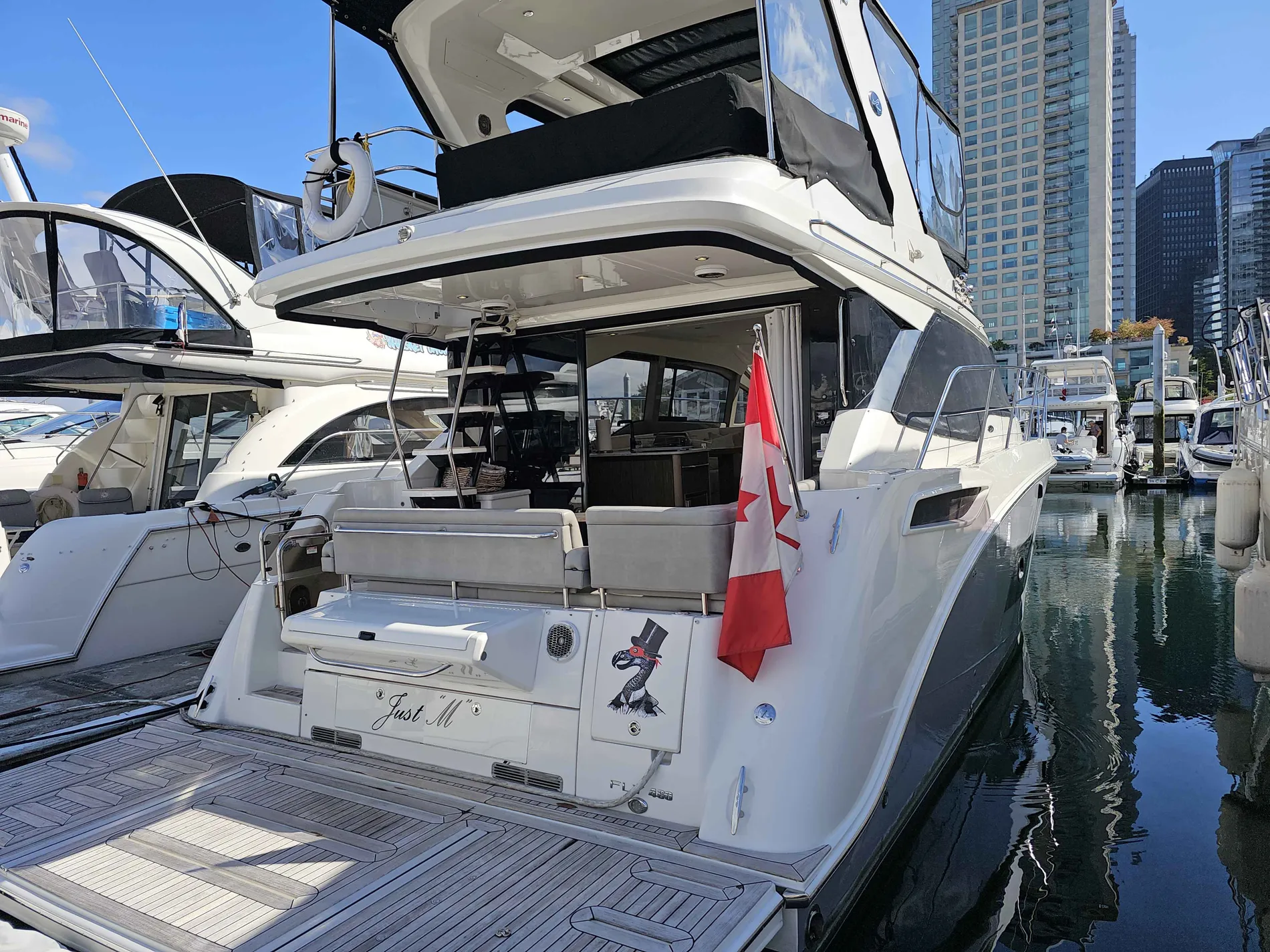 Pre-Owned 2018 Sea ray 460 Fly for Sale | Vancouver, BC | M&P Yacht Centre | 66ecfa72919c1d8b990e22f0