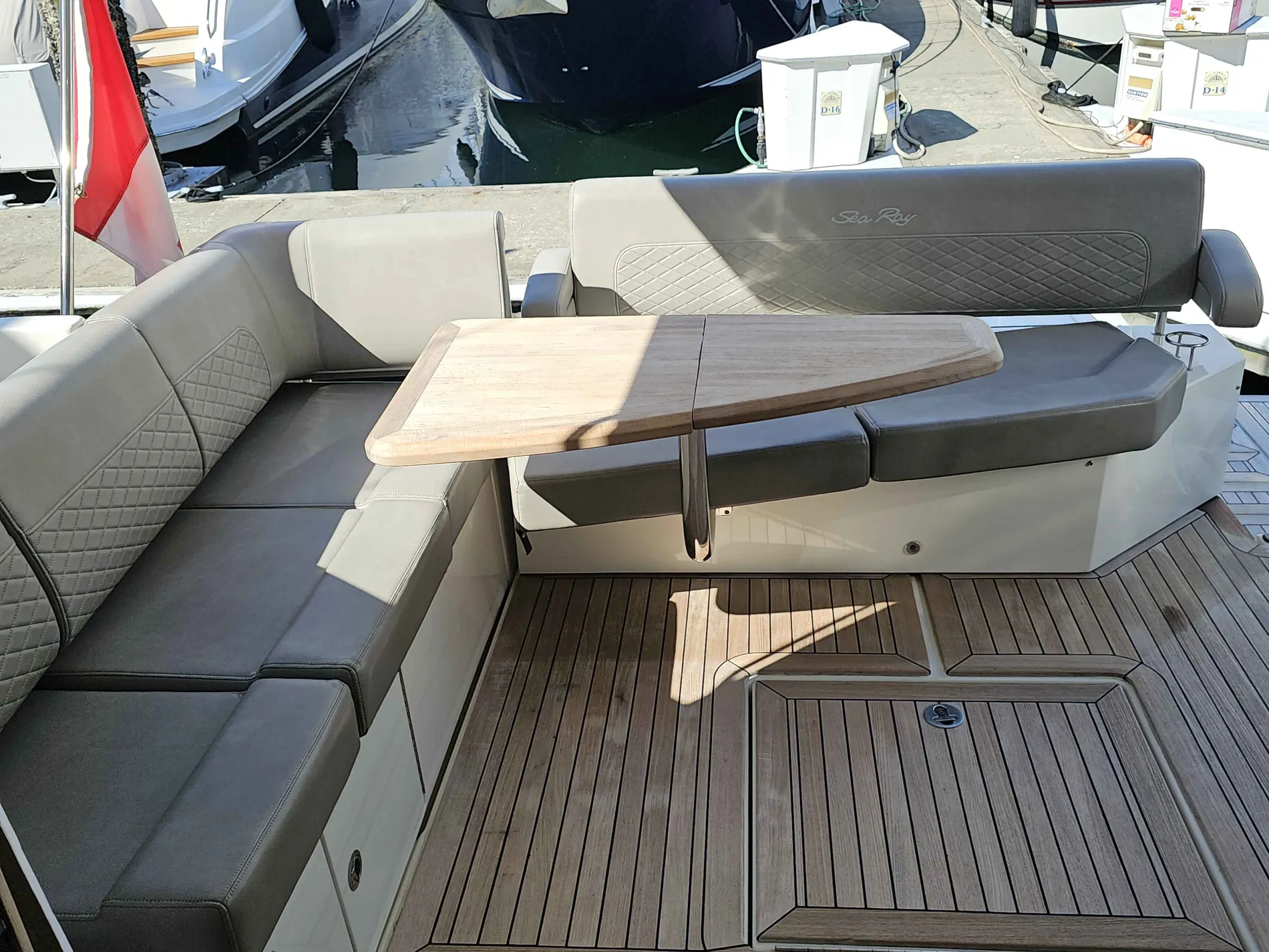 Pre-Owned 2018 Sea ray 460 Fly for Sale | Vancouver, BC | M&P Yacht Centre | 66ecfa72919c1d8b990e22f0