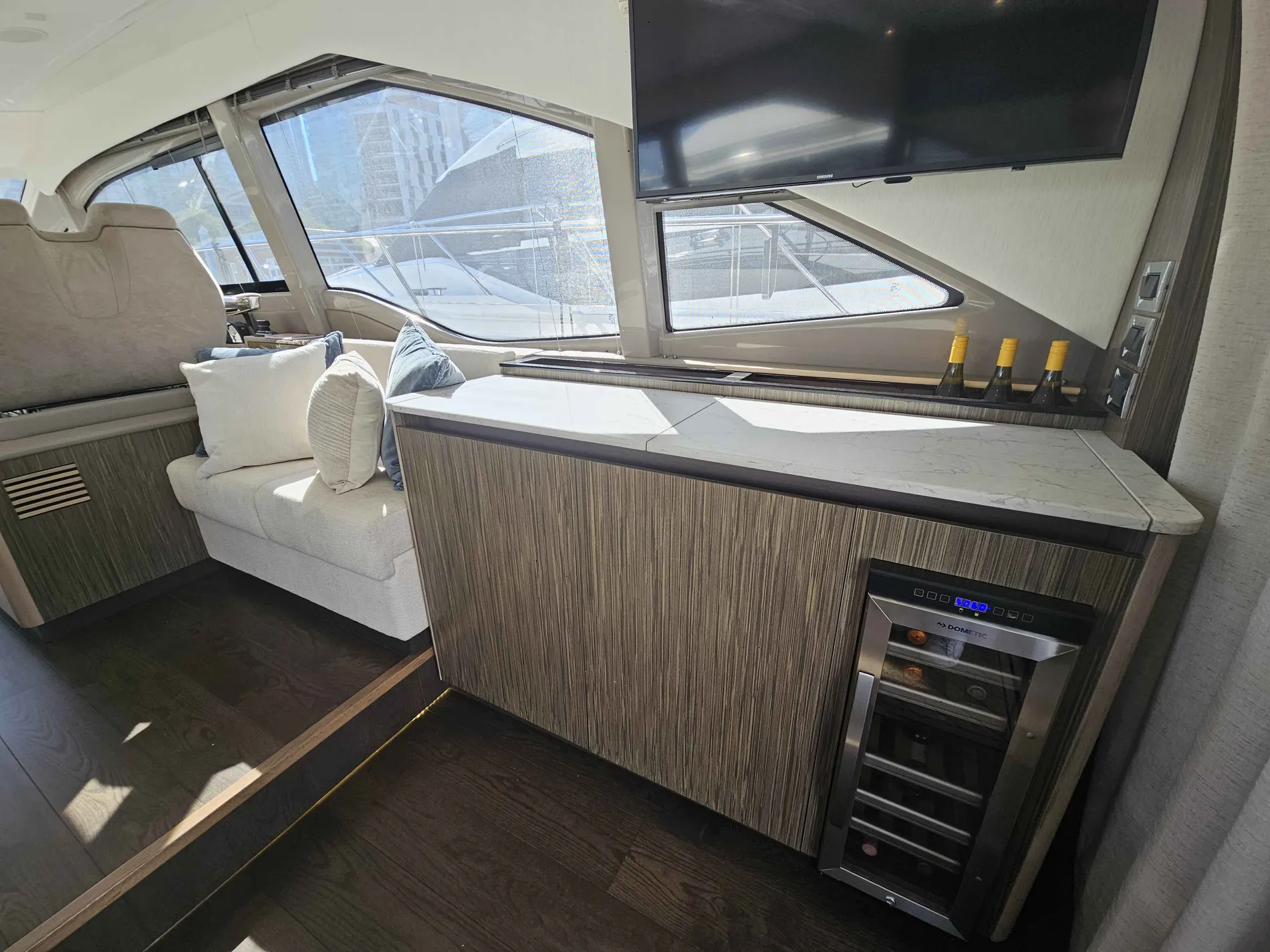 Pre-Owned 2018 Sea ray 460 Fly for Sale | Vancouver, BC | M&P Yacht Centre | 66ecfa72919c1d8b990e22f0
