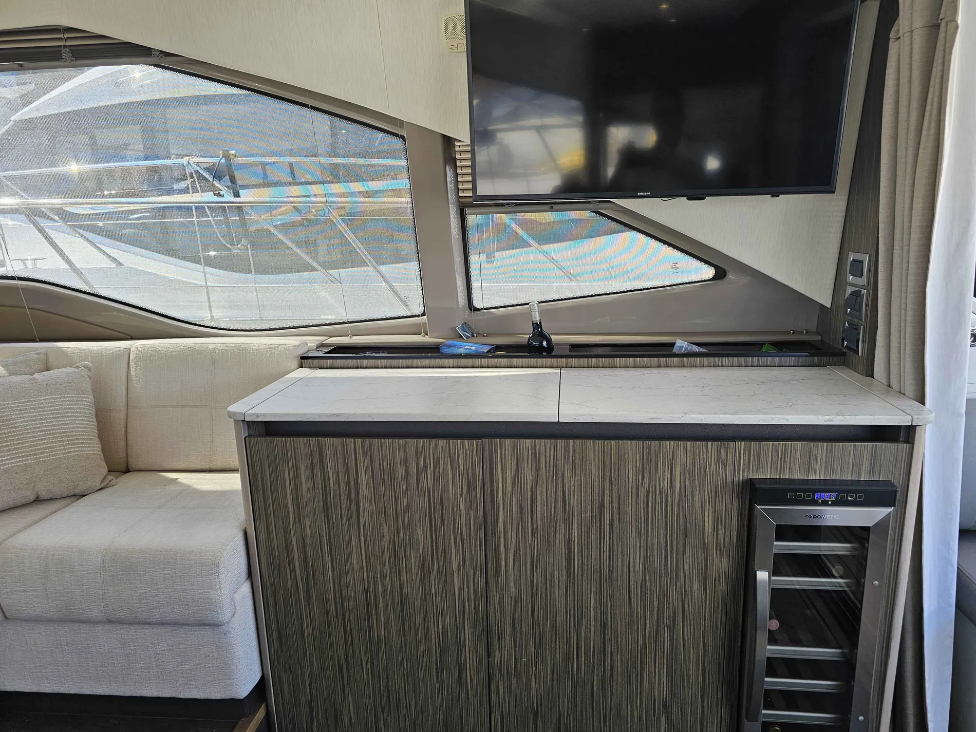 Pre-Owned 2018 Sea ray 460 Fly for Sale | Vancouver, BC | M&P Yacht Centre | 66ecfa72919c1d8b990e22f0
