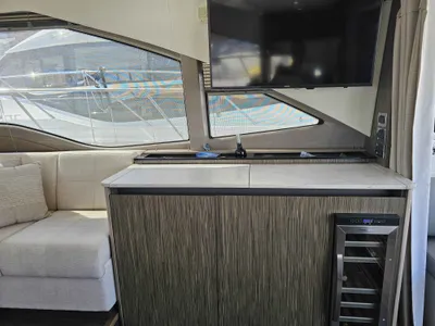 Pre-Owned 2018 Sea ray 460 Fly for Sale | Vancouver, BC | M&P Yacht Centre | 66ecfa72919c1d8b990e22f0