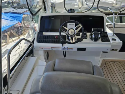 Pre-Owned 2018 Sea ray 460 Fly for Sale | Vancouver, BC | M&P Yacht Centre | 66ecfa72919c1d8b990e22f0