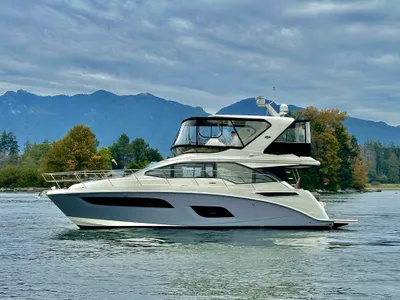 Pre-Owned 2018 Sea ray 460 Fly for Sale | Vancouver, BC | M&P Yacht Centre | 66ecfa72919c1d8b990e22f0