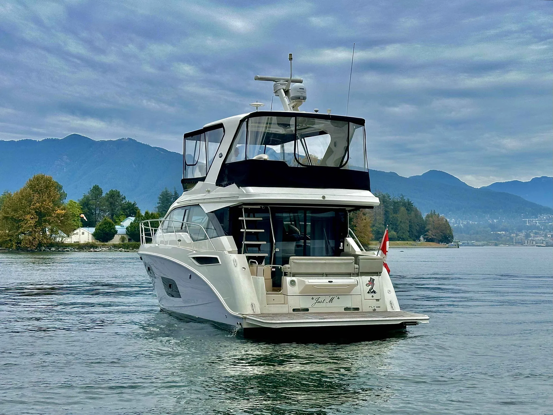 Pre-Owned 2018 Sea ray 460 Fly for Sale | Vancouver, BC | M&P Yacht Centre | 66ecfa72919c1d8b990e22f0