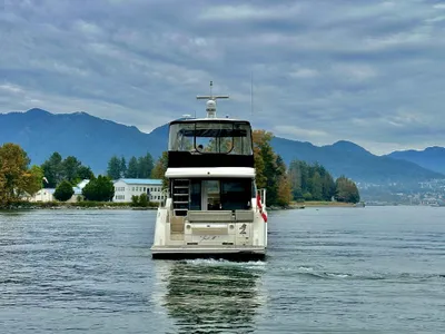 Pre-Owned 2018 Sea ray 460 Fly for Sale | Vancouver, BC | M&P Yacht Centre | 66ecfa72919c1d8b990e22f0