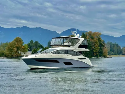 Pre-Owned 2018 Sea ray 460 Fly for Sale | Vancouver, BC | M&P Yacht Centre | 66ecfa72919c1d8b990e22f0