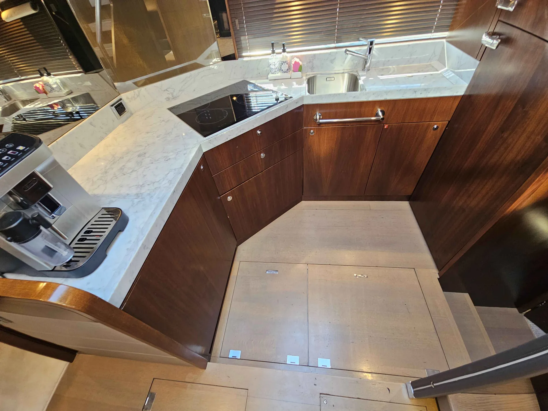 Pre-Owned 2016 Fairline Targa 53 GT for Sale | Vancouver, BC | M&P Yacht Centre | 66f5ef268b31e8f29a0544cc