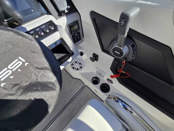 2025 Cobalt R8 detail image 10