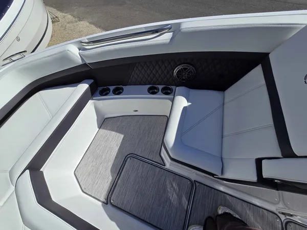 2025 Cobalt R8 detail image 16