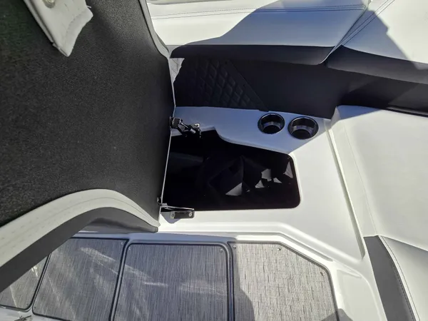 2025 Cobalt R8 detail image 18