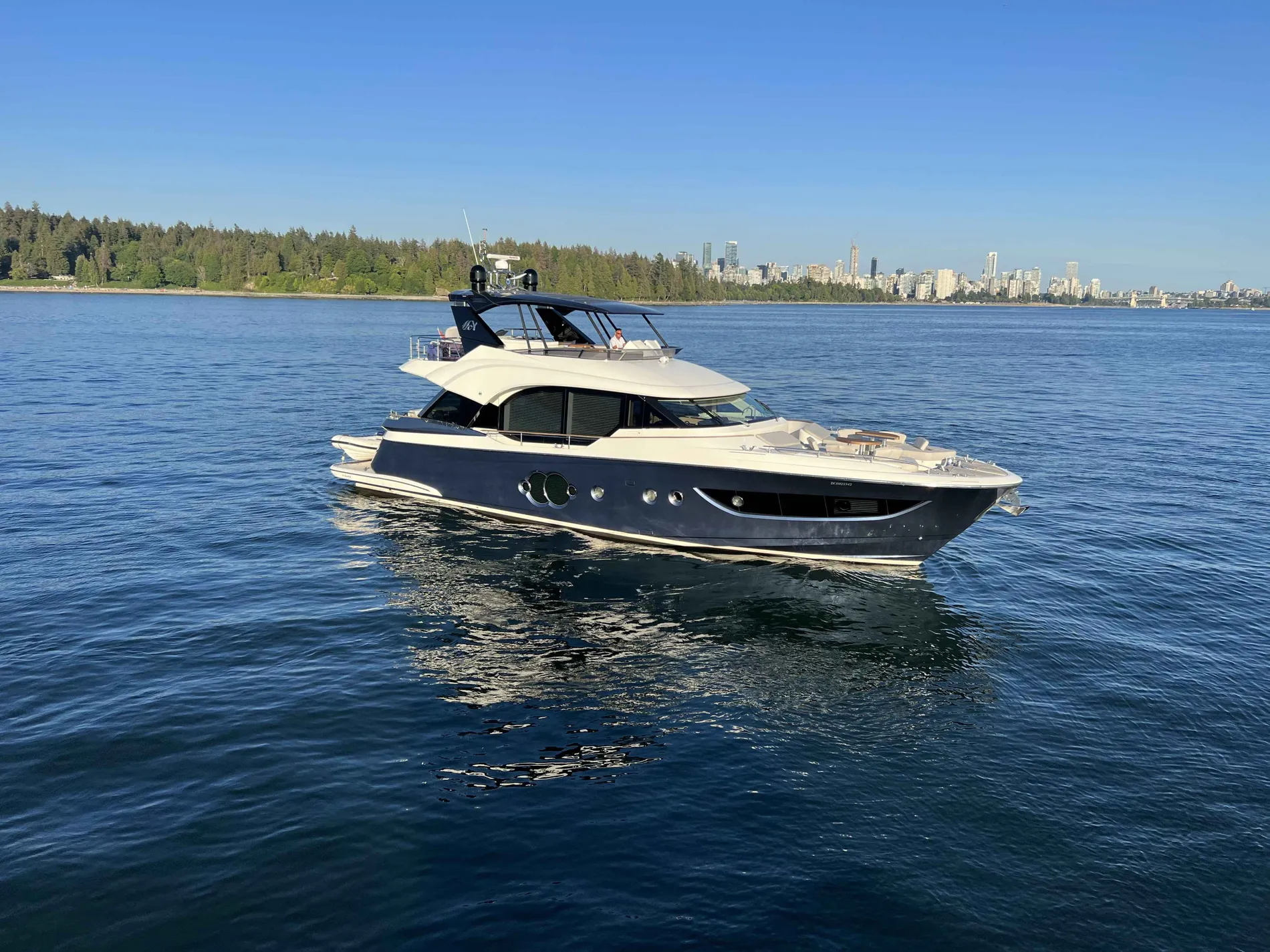 Pre-Owned 2020 Monte carlo yachts MCY 70 for Sale | Vancouver, BC | M&P Yacht Centre | 671c41a6e0487651320fbc50