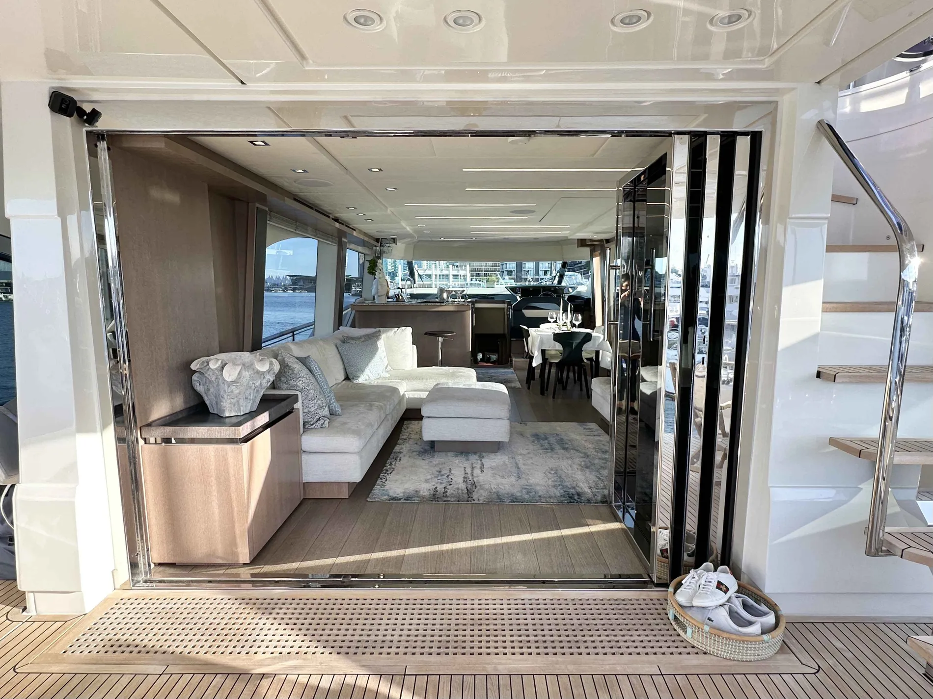 Pre-Owned 2020 Monte carlo yachts MCY 70 for Sale | Vancouver, BC | M&P Yacht Centre | 671c41a6e0487651320fbc50