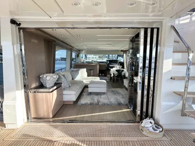 Pre-Owned 2020 Monte carlo yachts MCY 70 for Sale | Vancouver, BC | M&P Yacht Centre | 671c41a6e0487651320fbc50