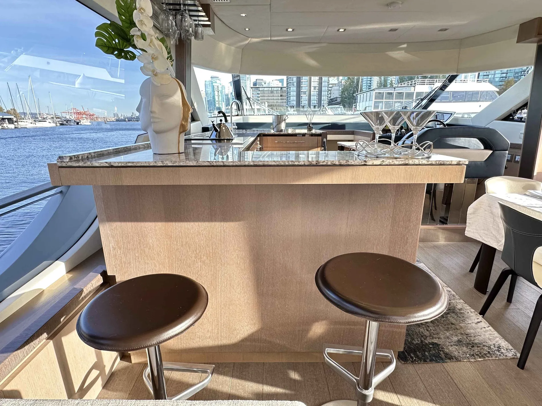 Pre-Owned 2020 Monte carlo yachts MCY 70 for Sale | Vancouver, BC | M&P Yacht Centre | 671c41a6e0487651320fbc50