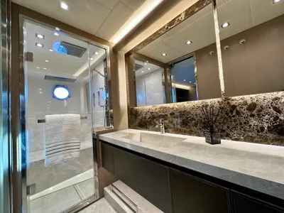 Pre-Owned 2020 Monte carlo yachts MCY 70 for Sale | Vancouver, BC | M&P Yacht Centre | 671c41a6e0487651320fbc50