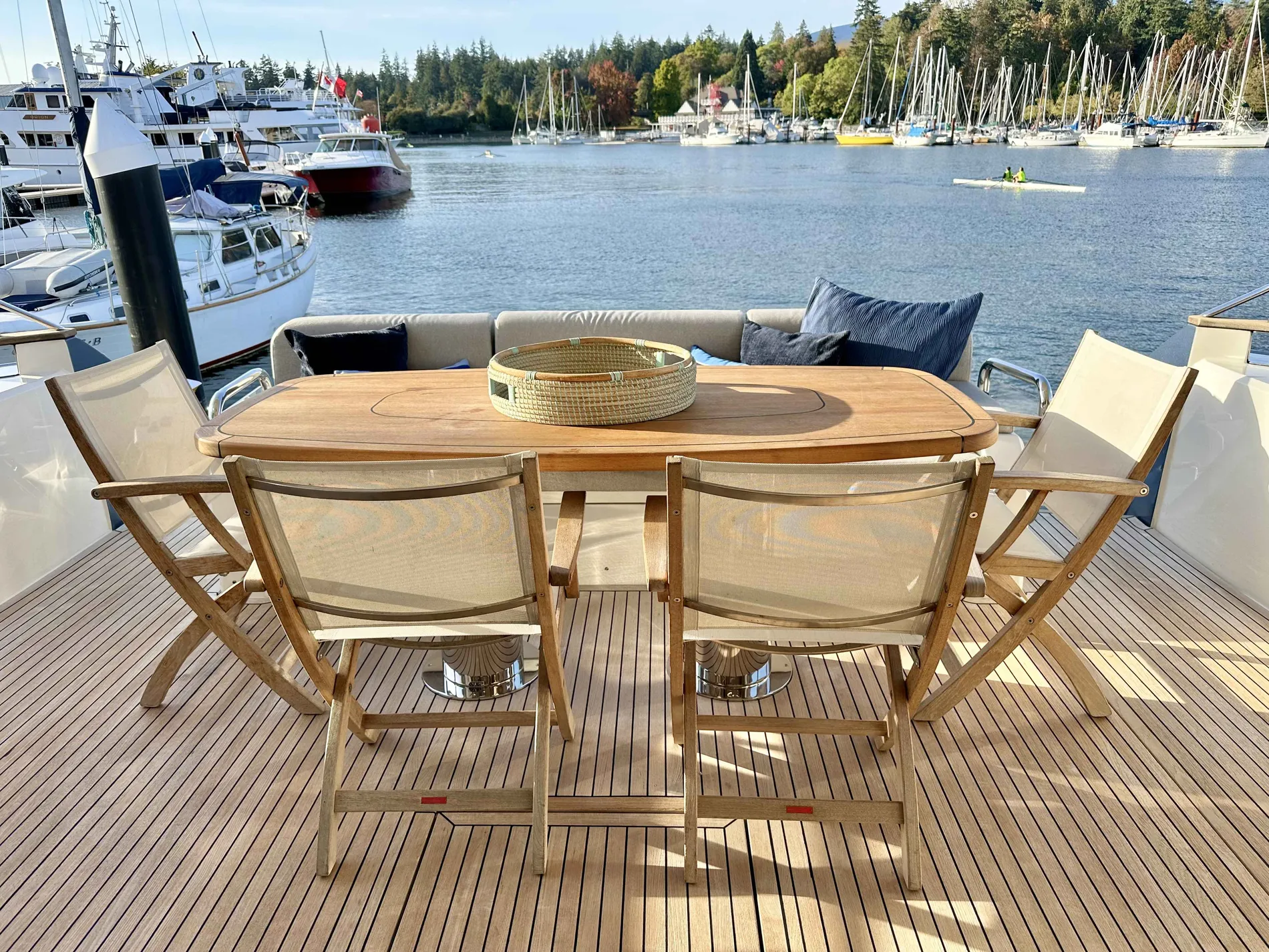 Pre-Owned 2020 Monte carlo yachts MCY 70 for Sale | Vancouver, BC | M&P Yacht Centre | 671c41a6e0487651320fbc50