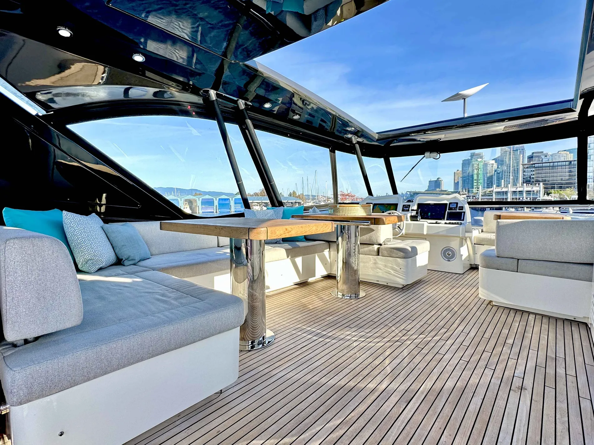 Pre-Owned 2020 Monte carlo yachts MCY 70 for Sale | Vancouver, BC | M&P Yacht Centre | 671c41a6e0487651320fbc50