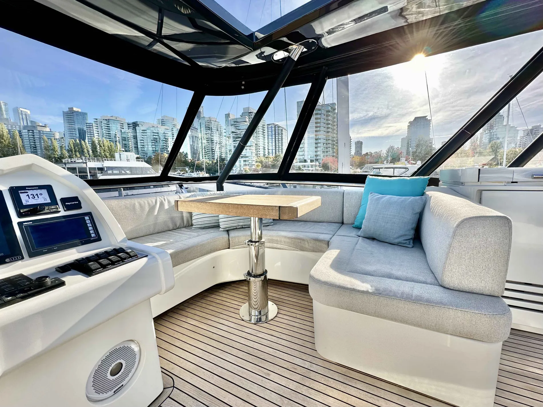 Pre-Owned 2020 Monte carlo yachts MCY 70 for Sale | Vancouver, BC | M&P Yacht Centre | 671c41a6e0487651320fbc50