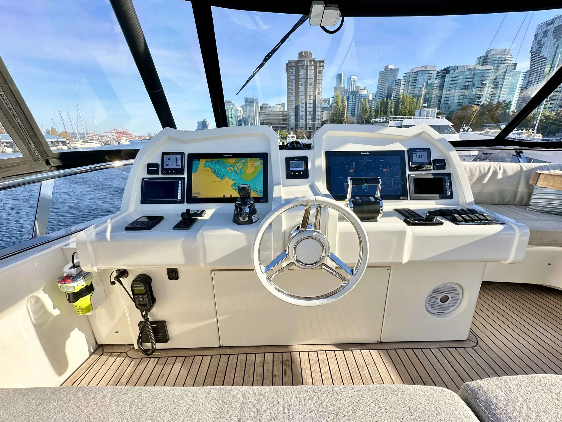 Pre-Owned 2020 Monte carlo yachts MCY 70 for Sale | Vancouver, BC | M&P Yacht Centre | 671c41a6e0487651320fbc50